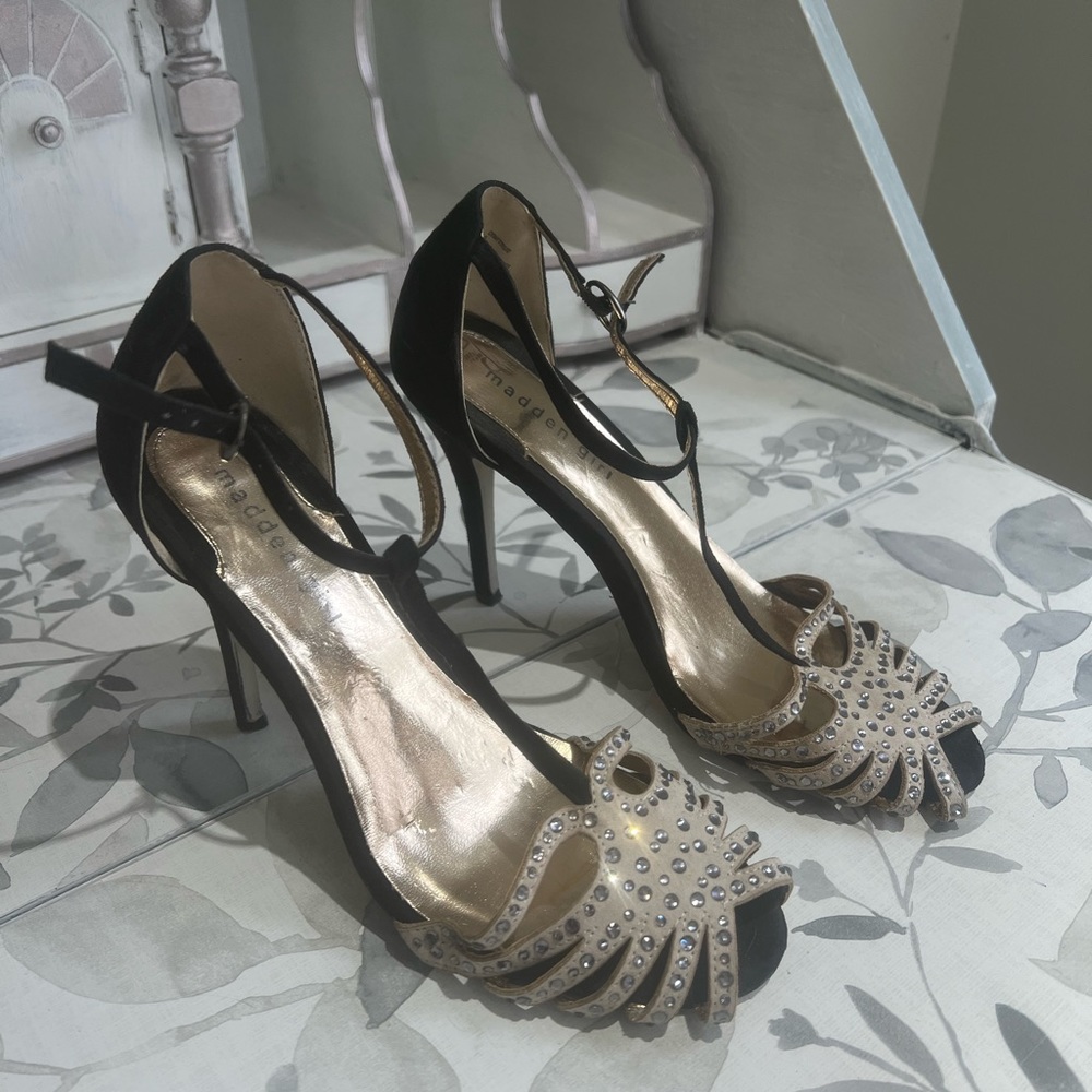 Madden Girl Dimitrus Nude/Black with Crystal embellishments.   Peep Toe Size 9